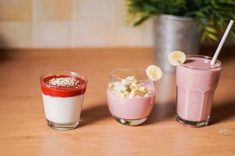 Jak zrobić jogurt owocowy w prosty sposób - pyszny i zdrowy przepis