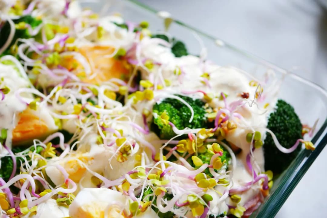 Jak zrobić sałatkę z brokułami i jajkiem, która zachwyci smakiem