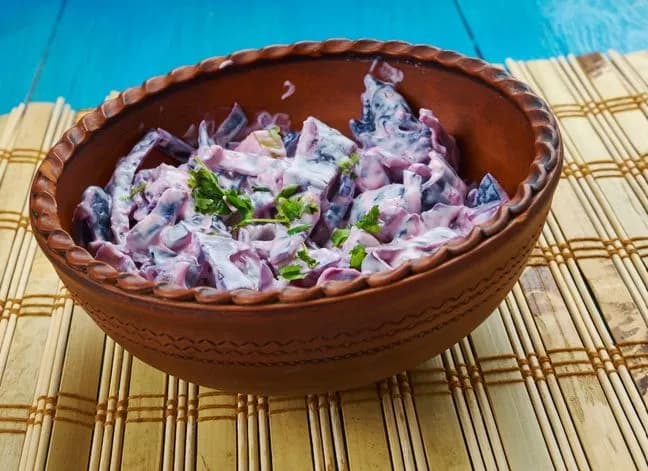 Ile kalorii ma surówka z czerwonej kapusty? Zaskakujące wartości odżywcze!