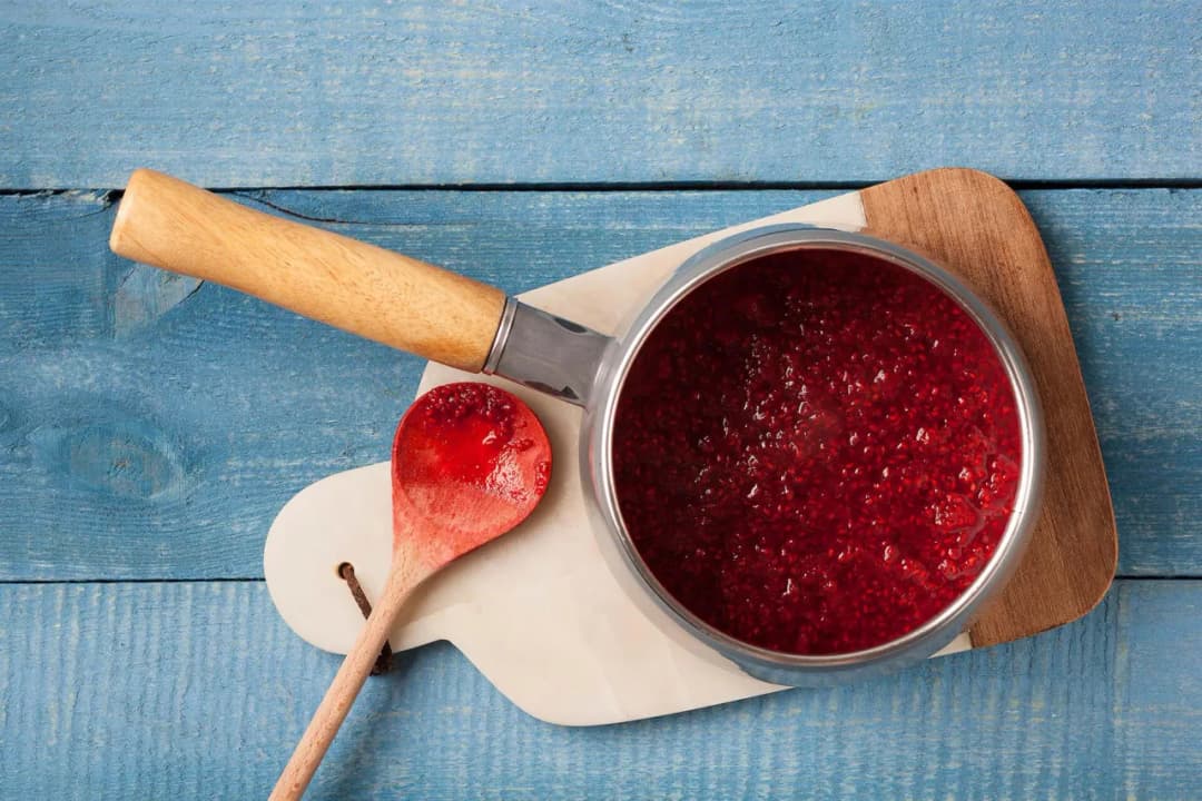 Jak zrobić sos owocowy - prosty przepis na pyszny dodatek do deserów