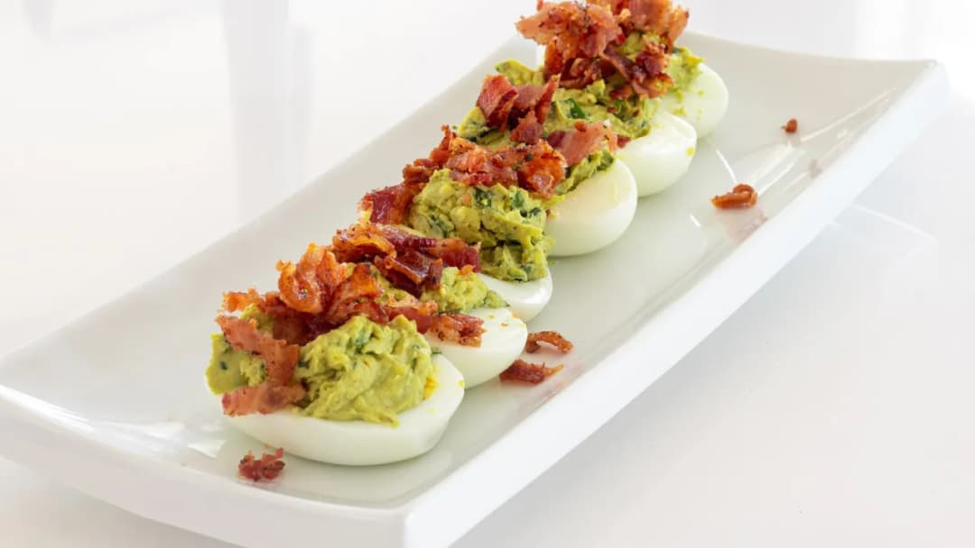 Idealne surówki do kotletów z jajek, które zaskoczą Twoich gości