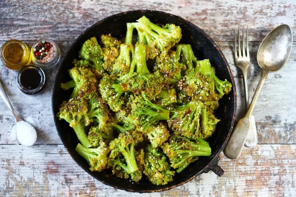 Ile gotować brokuła do sałatki, aby zachować chrupkość i kolor